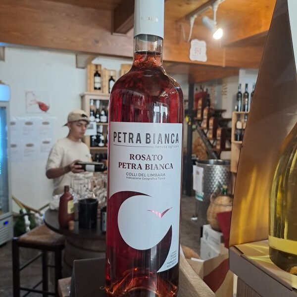 ROSATO PETRA BIANCA DI CAGNULARI BIO